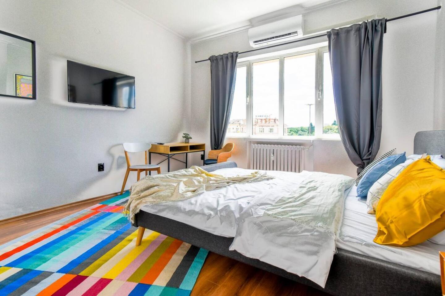 Super Fresh! 3Bdr Apartment In Sofia Center'S Artistic Area Eksteriør bilde