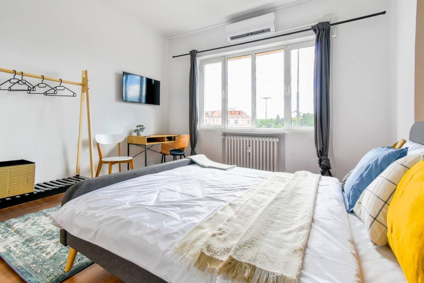 Super Fresh! 3Bdr Apartment In Sofia Center'S Artistic Area Eksteriør bilde